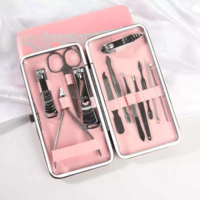 Kristal Tırnak Dosyası Neden Doğal Tırnaklara Daha Naziktir?