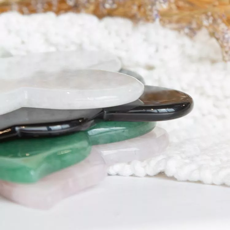 Jade Roller Gua Sha Setleri Neden Herkes İçin Cilt Bakımının Temeli Haline Geliyor?